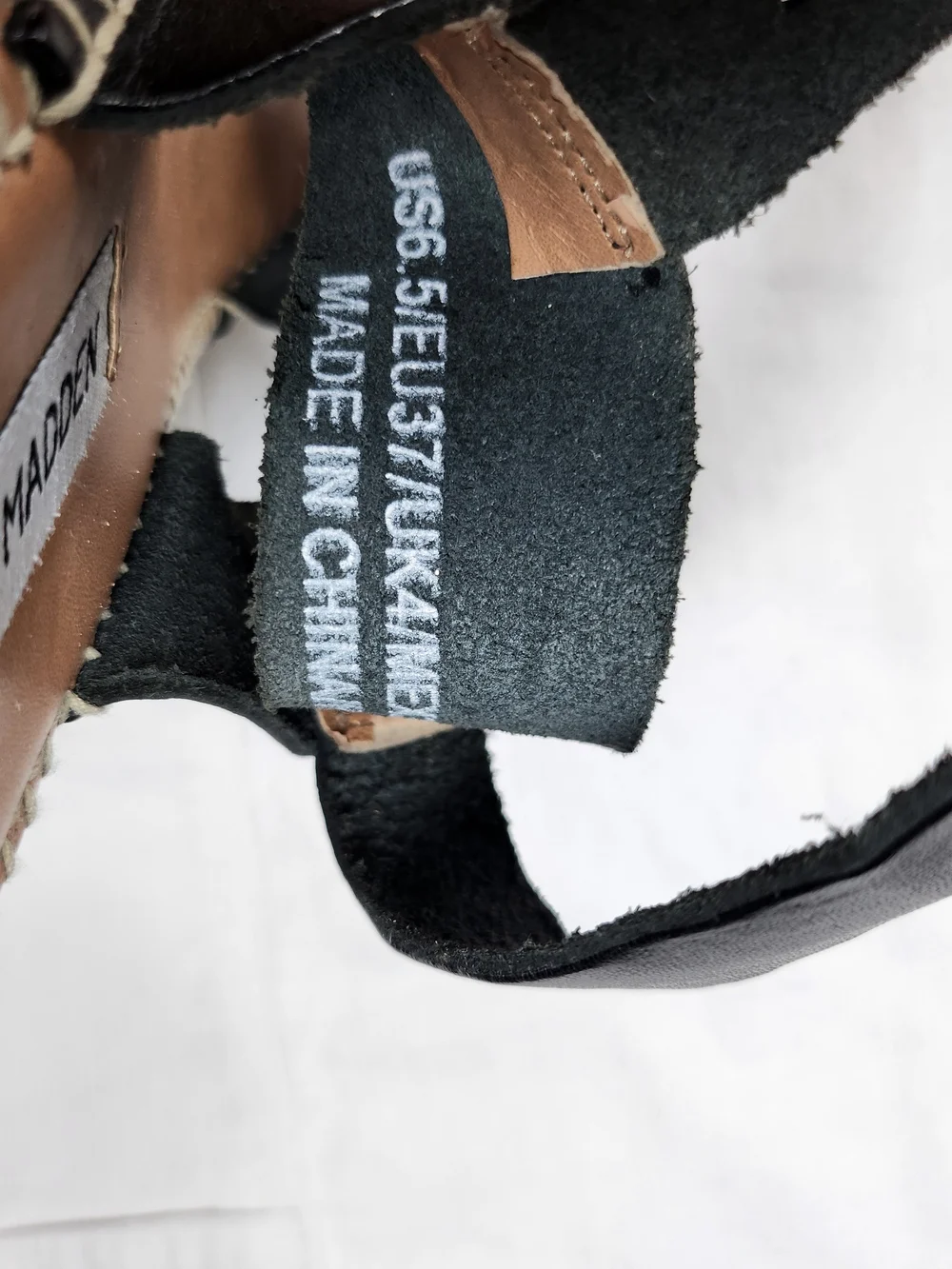 Steve Madden note small